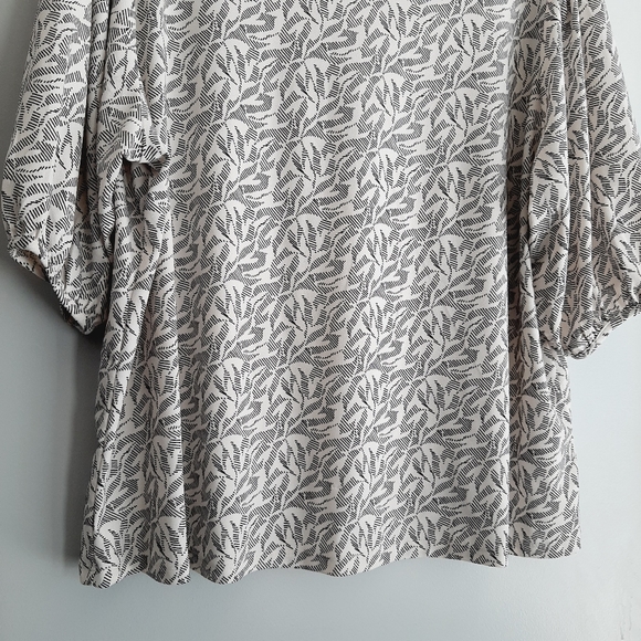 ๐ H&M Puff Sleeved Boat-neck B&W Floral Top Sz XXL - Picture 5 of 11